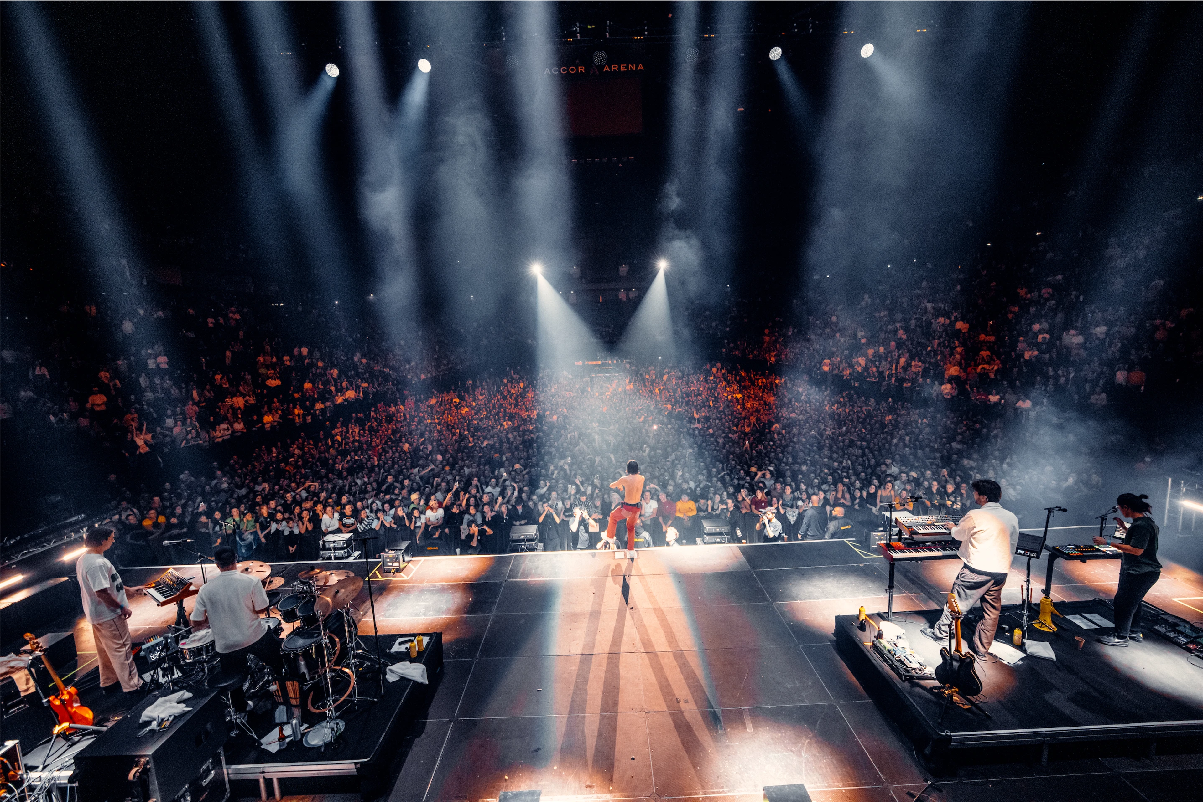 Roméo Elvis on stage Bercy wide angle