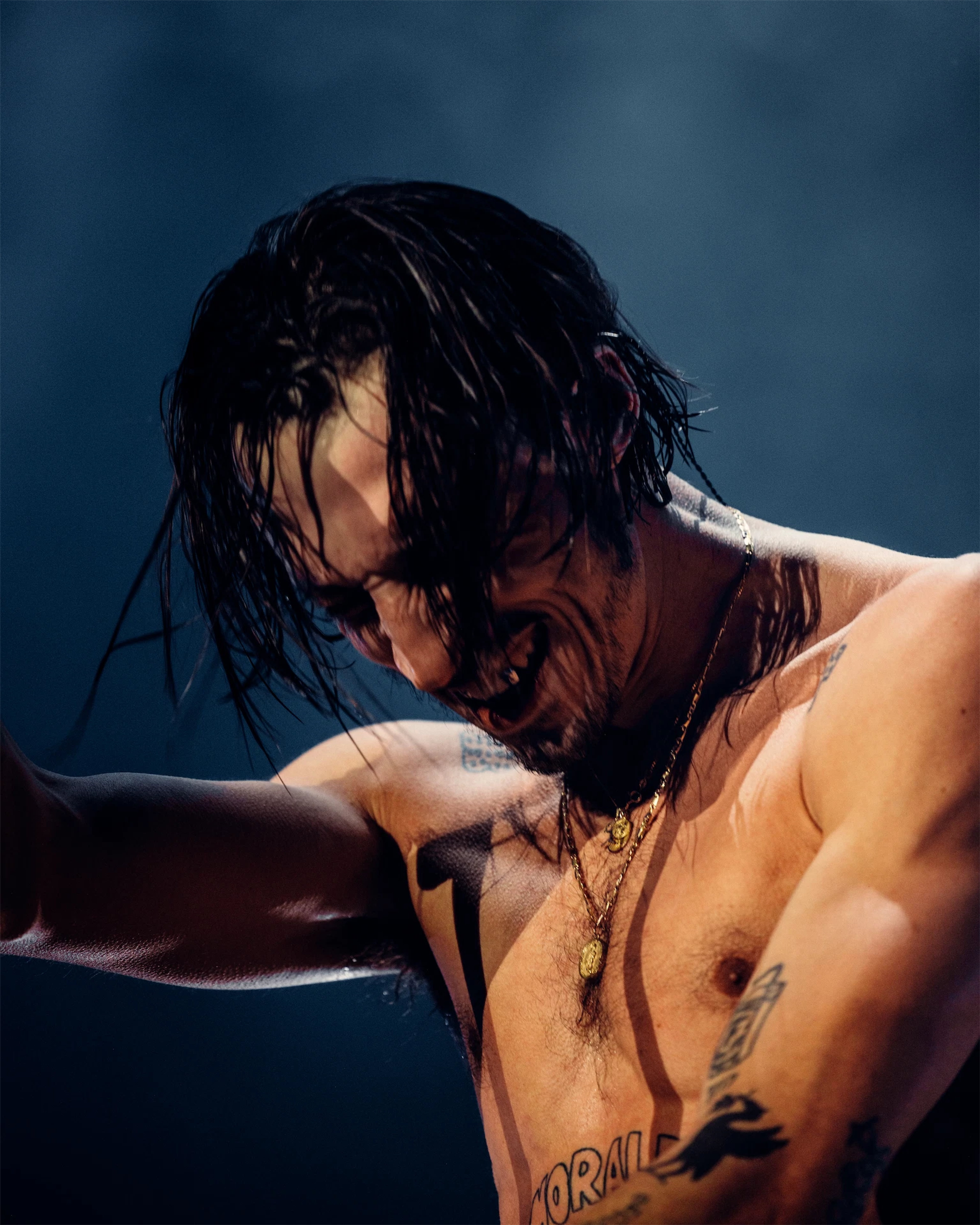 Roméo Elvis on stage Bercy