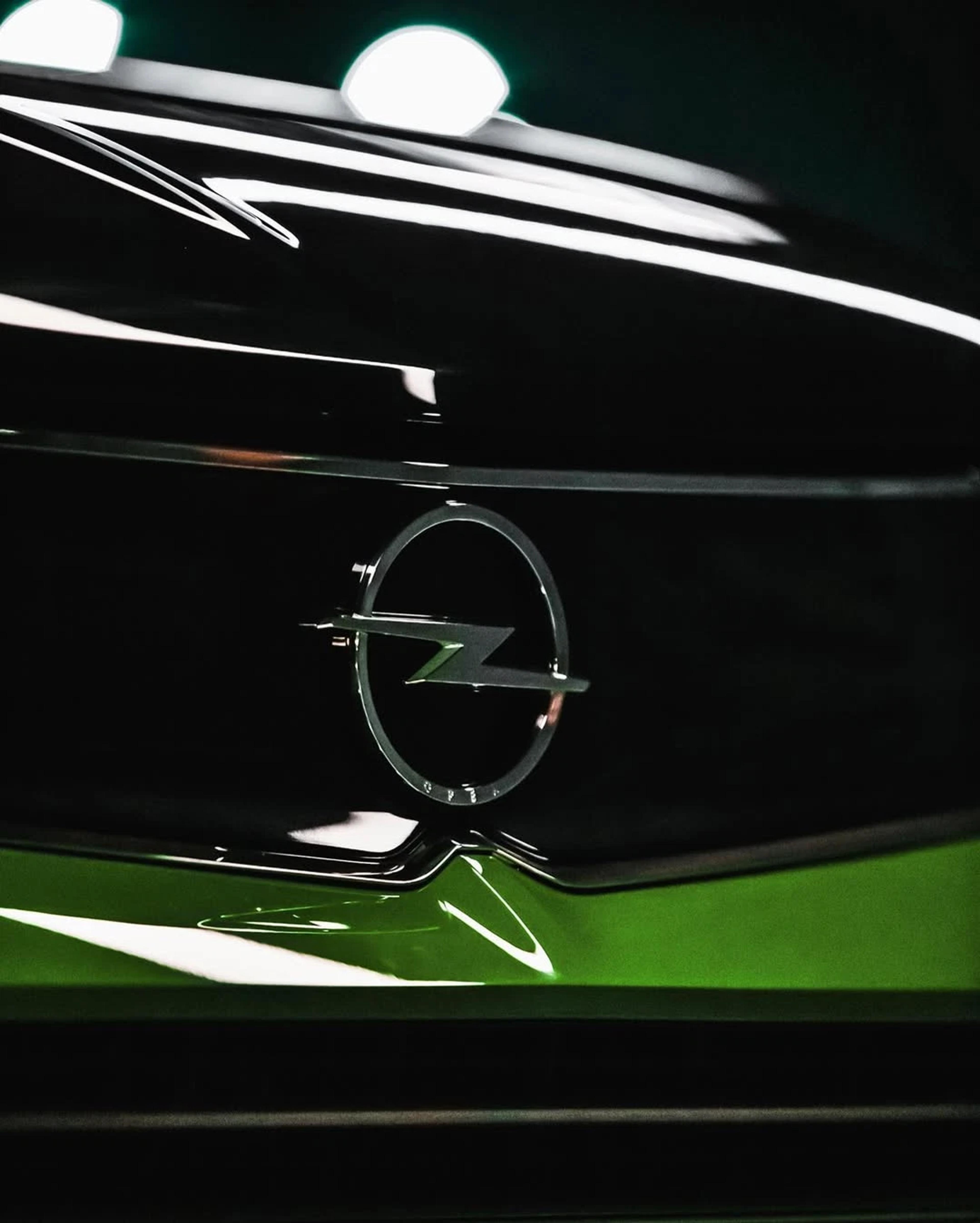 Opel moka E x Arno Partissimo