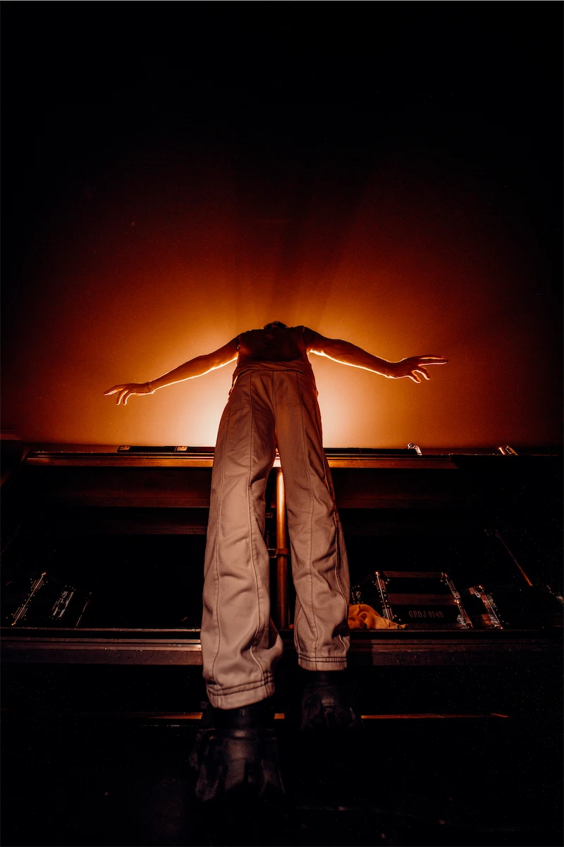 Henri pfr world tour photo concert