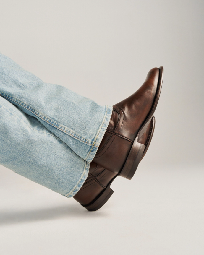 View of The Earl - Iced Tea Cowhide