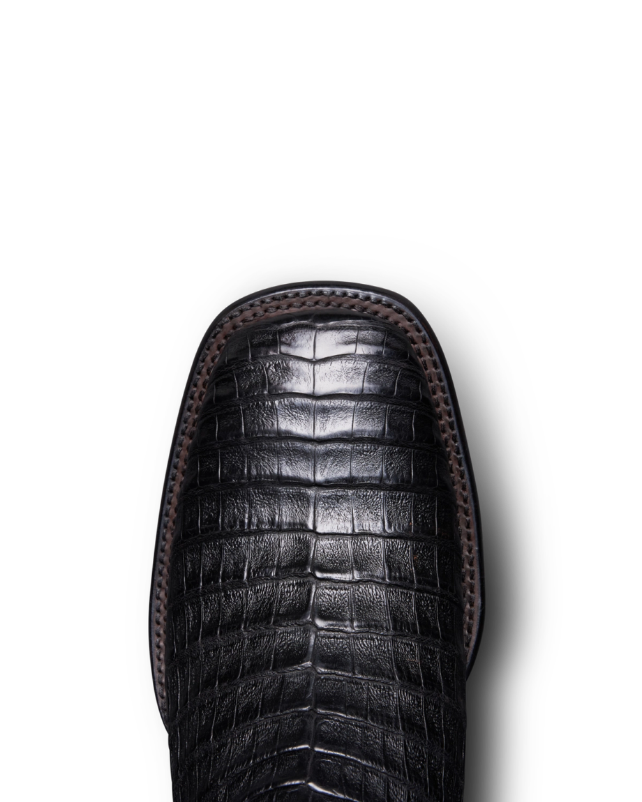 Toe view of The William - Midnight on plain background