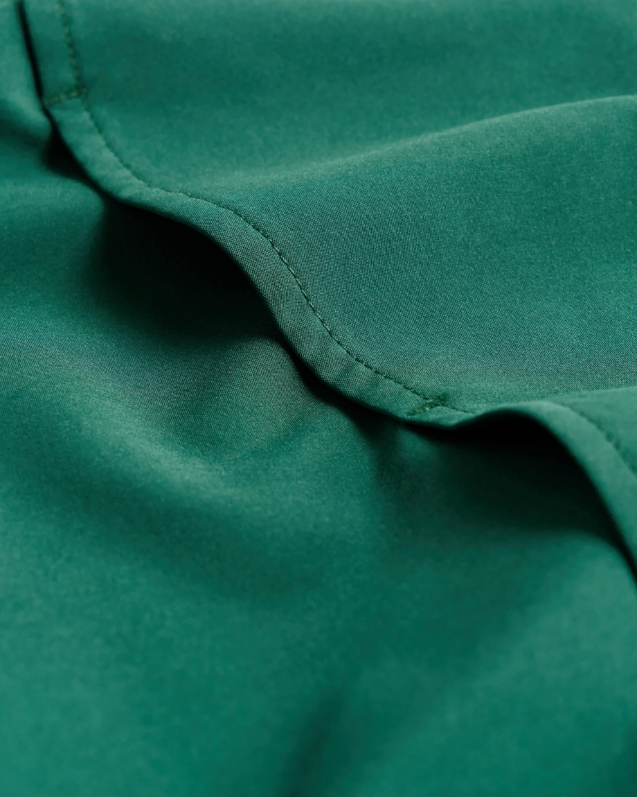 Closeup detail view of Men's Performance Western Pearl Snap LS - Classic Fit - Hunter Green