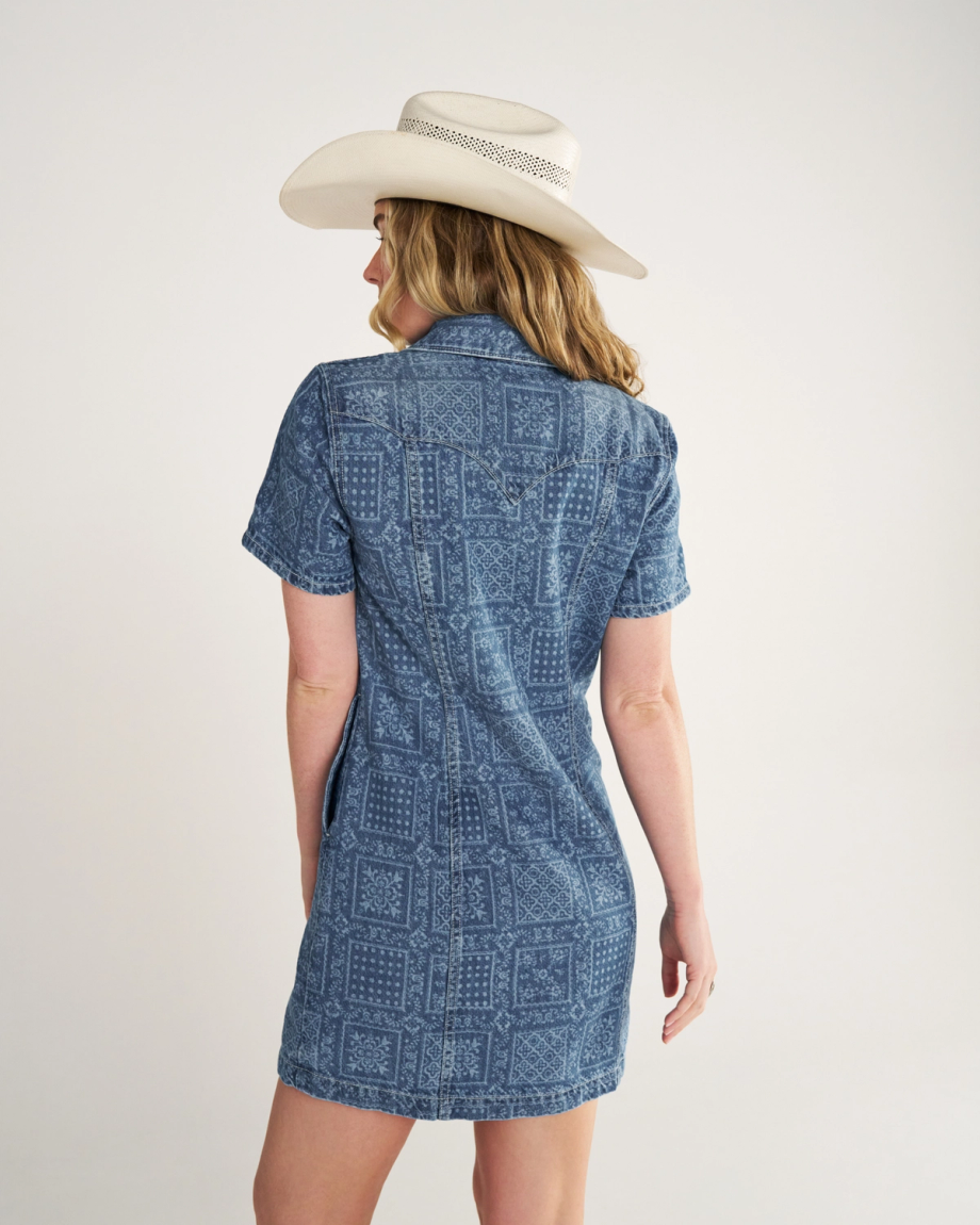 Closeup detail view of Women's Short Sleeve Mini Pearl Snap Dress - Blue Bandana