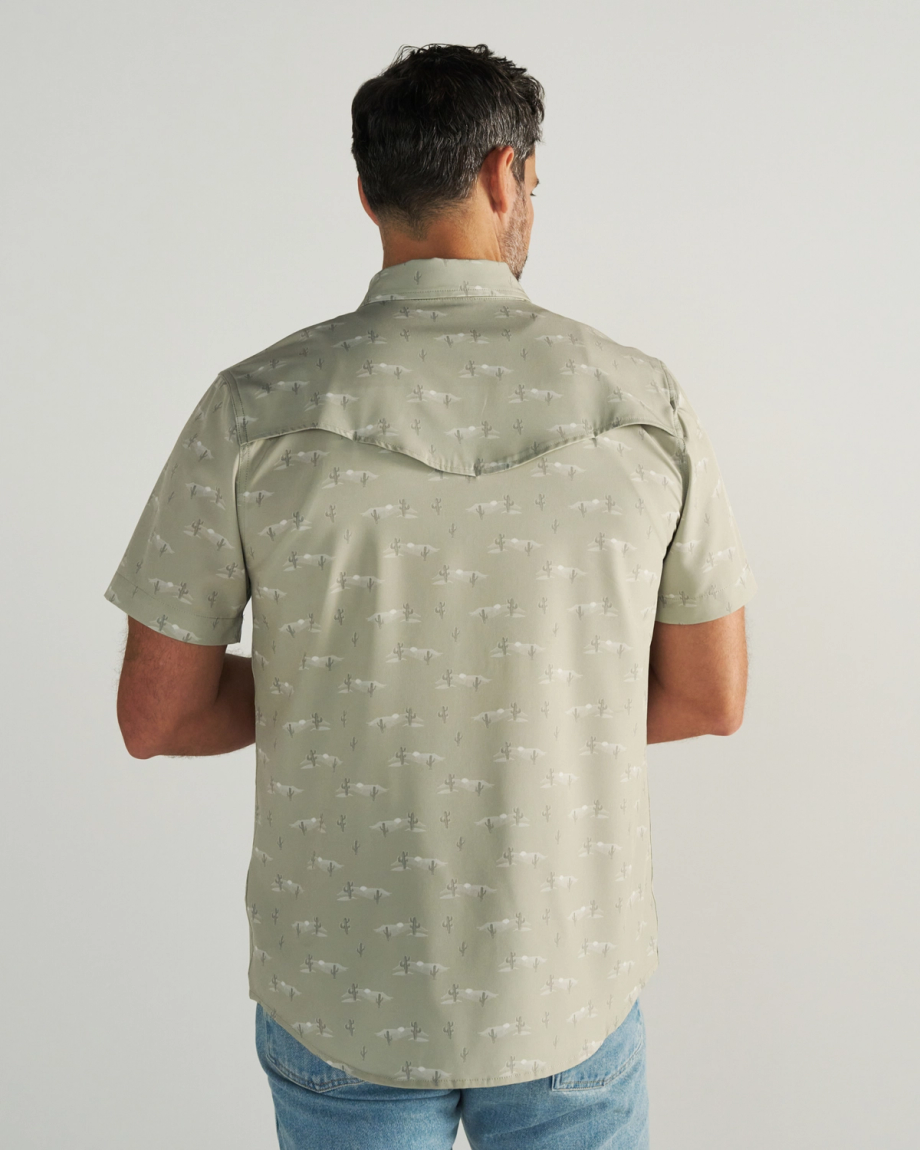 Closeup detail view of Men's Performance Western Short Sleeve Pearl Snap - Desert Sage/Light Sand
