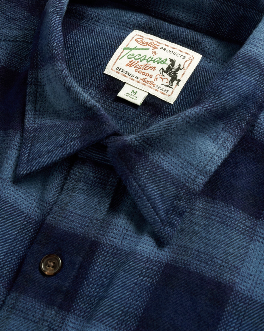 Closeup detail view of Men's Everyday Flannel LS - Navy / Evening Blue
