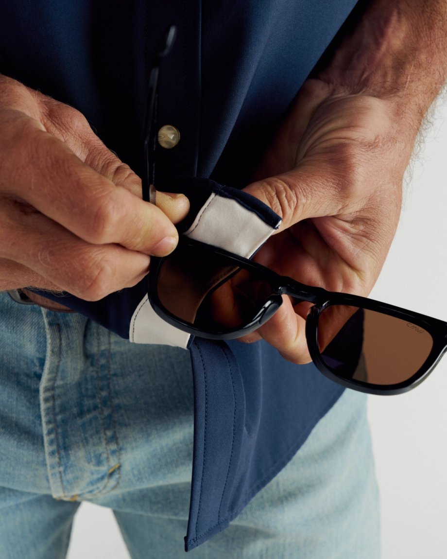 Closeup detail view of Men's Performance Western Pearl Snap SS - Navy