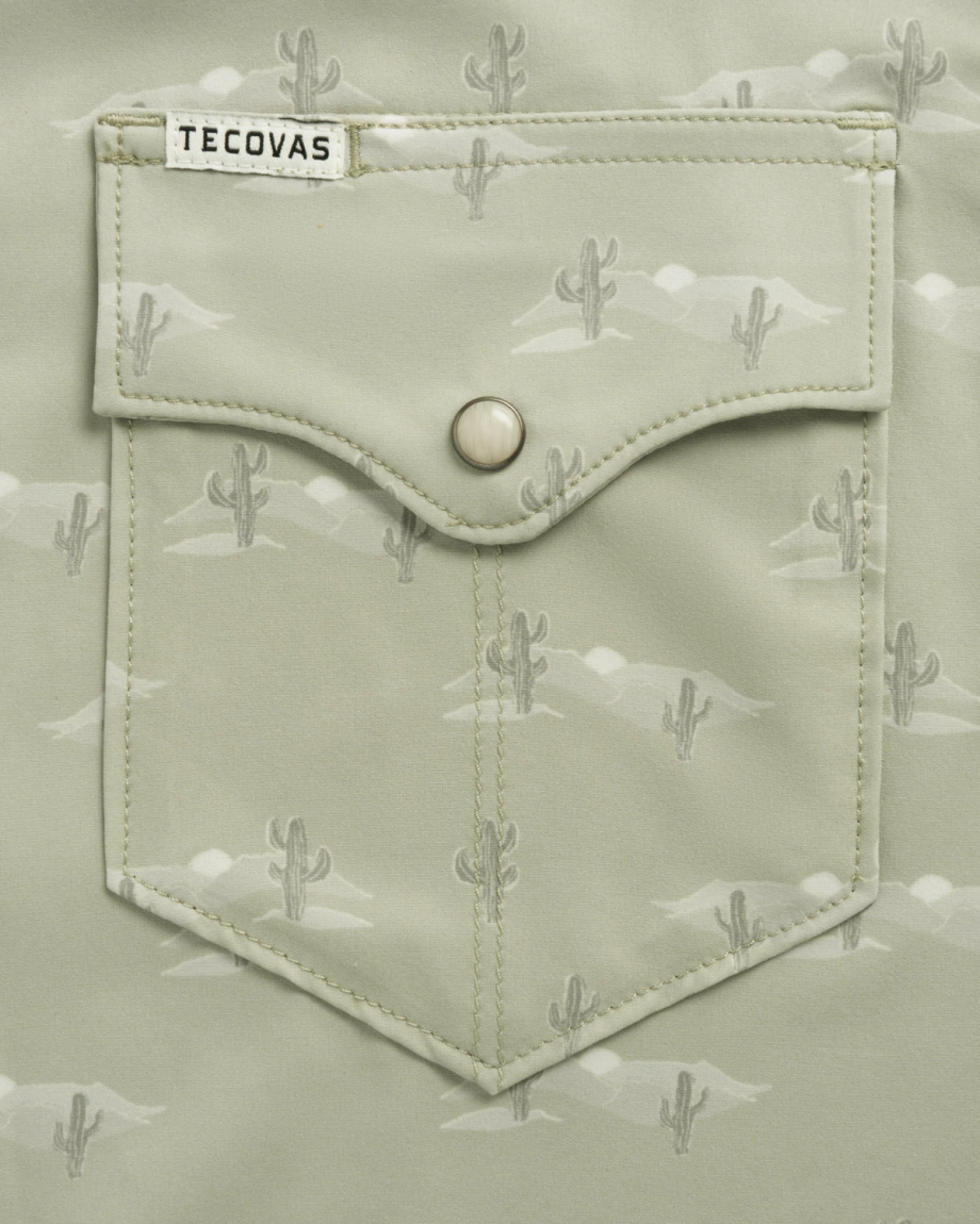 Closeup detail view of Men's Performance Western Short Sleeve Pearl Snap - Desert Sage/Light Sand