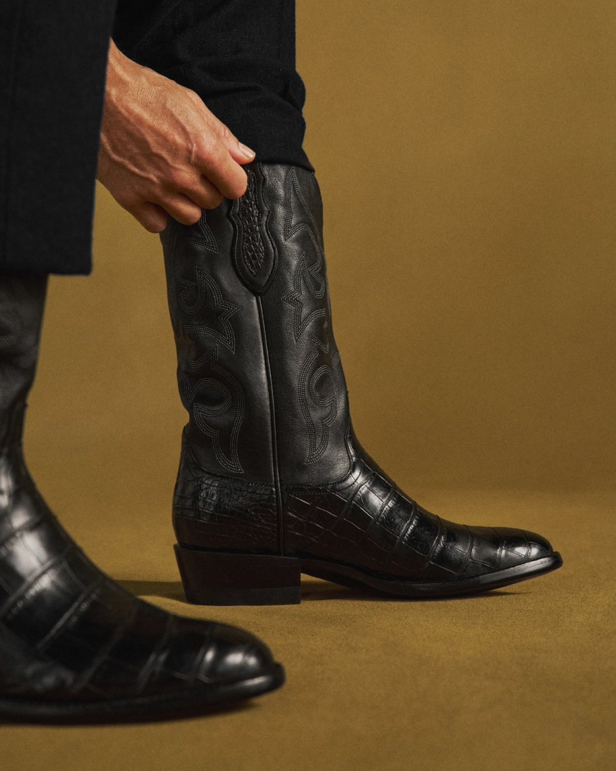 Champion Robertson Alligators スタジャン The Stallion Cowboy Boot - Black alligator | Tecovas