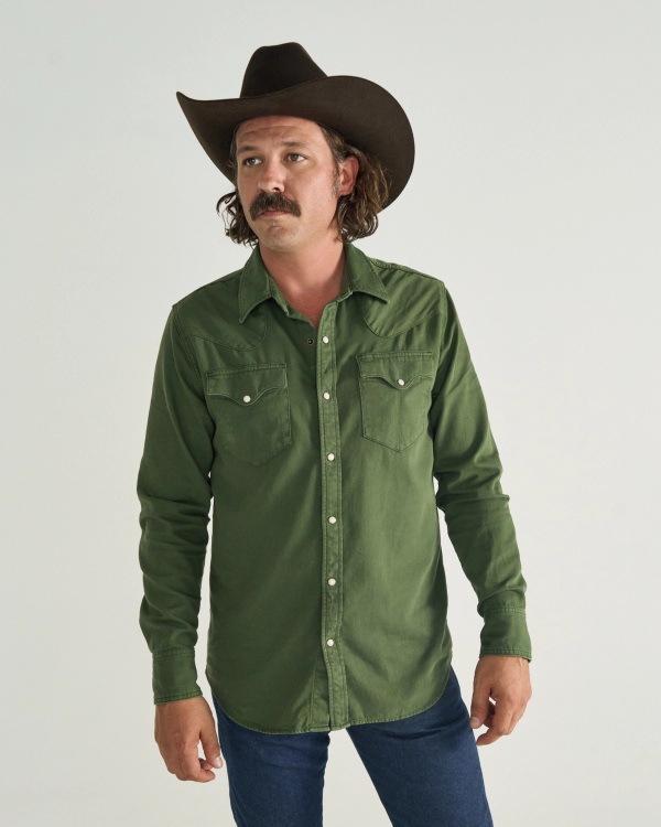 Closeup detail view of Men's Denim Long Sleeve Pearl Snap - Hunter Green