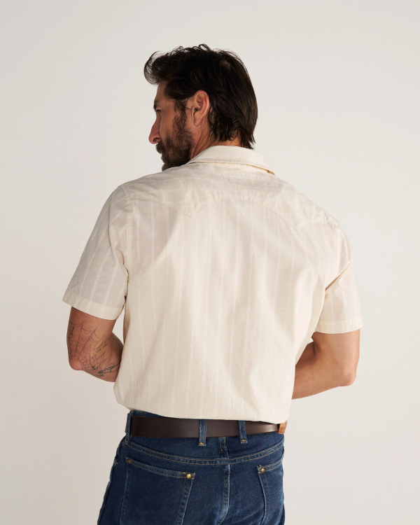 Closeup detail view of Men's Vintage Weight Short Sleeve Pearl Snap - Light Sand/Multi