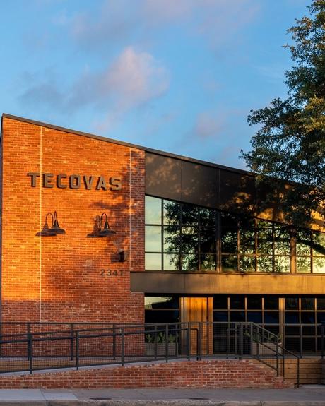 Image of the outside of the Main Street Tecovas Store