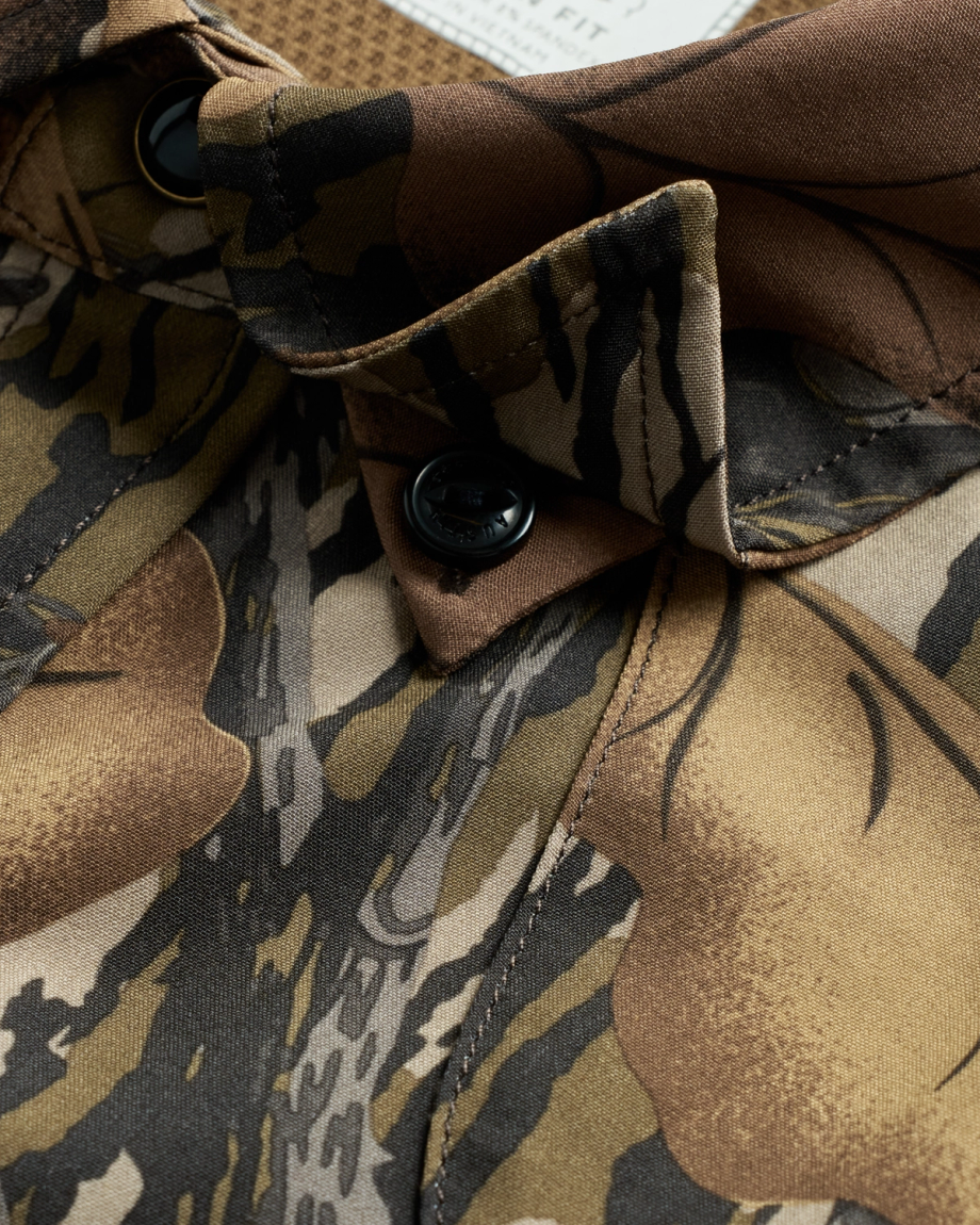 Closeup detail view of Men's Performance Western Pearl Snap SS - Mossy Oak Fall Foliage