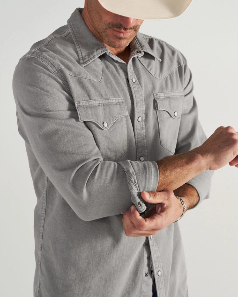 Closeup detail view of Men's Denim Pearl Snap - Light Gray