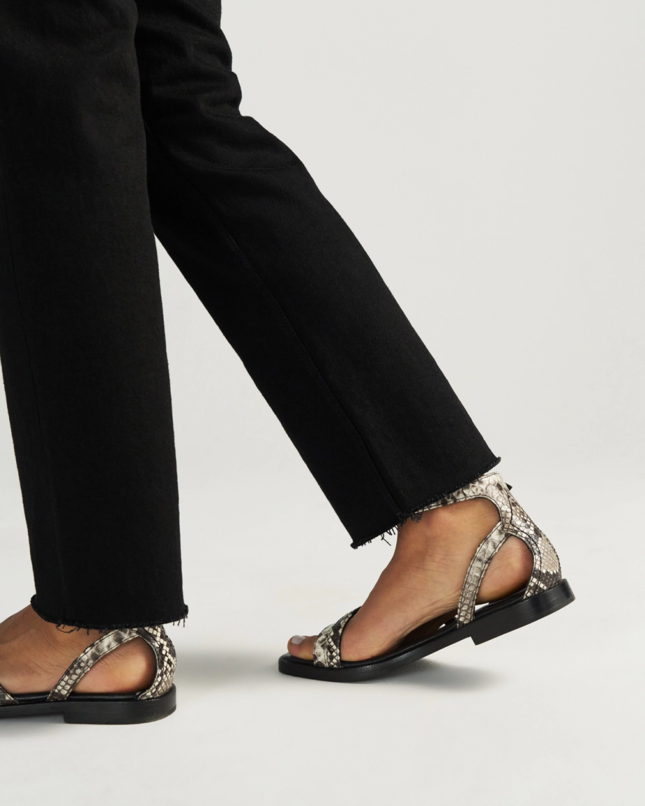 View of The Blakely - Black/Bone