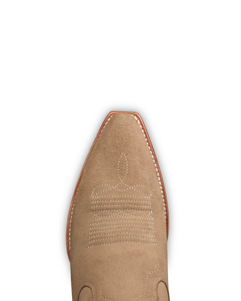 Toe view of The Annie Eyelet - Taupe Roughout on plain background