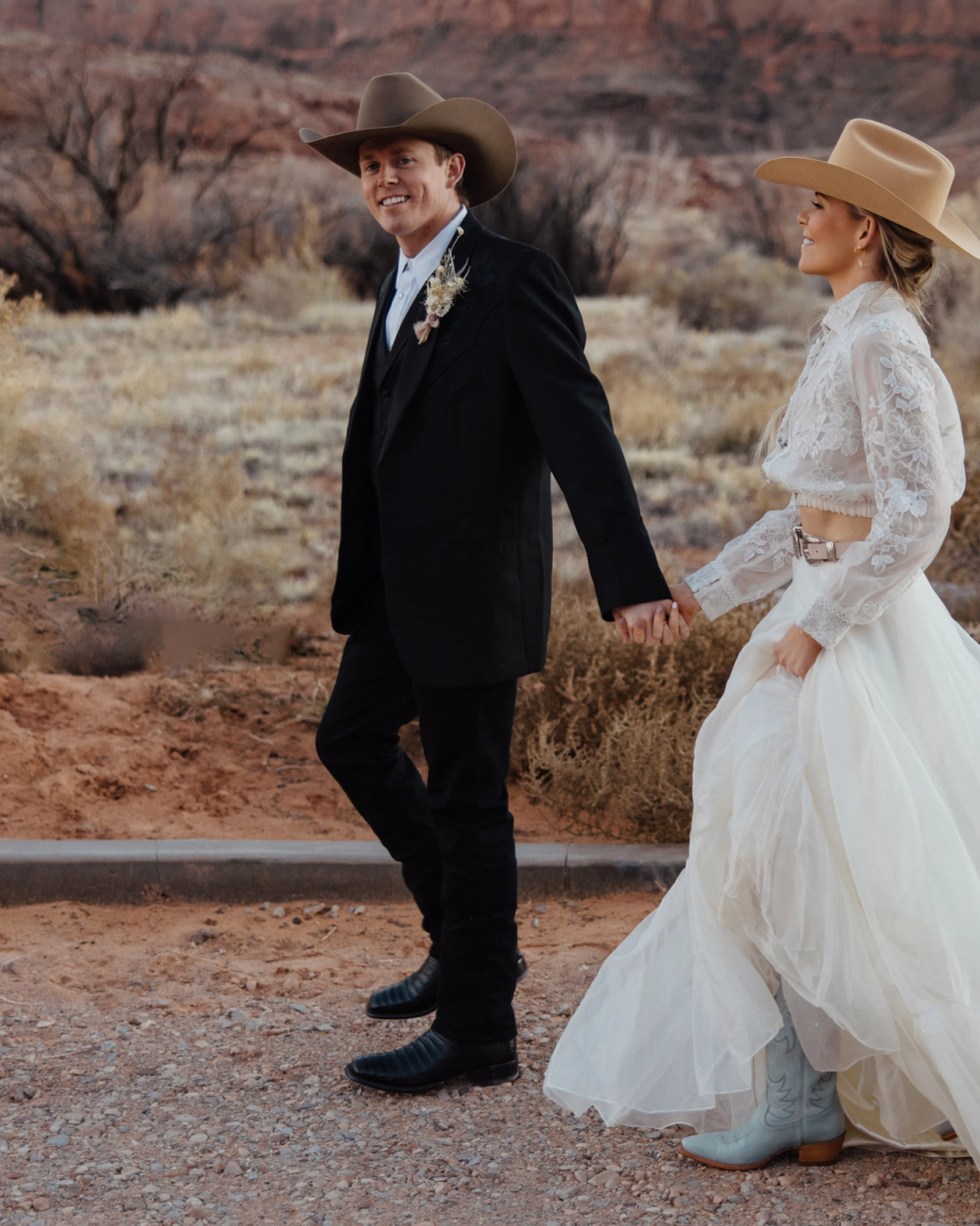 Lifestyle view of The William - Midnight