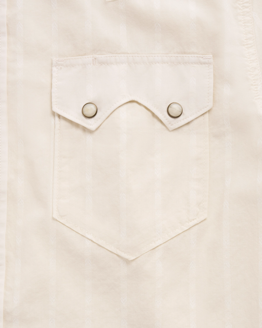Closeup detail view of Men's Vintage Weight Short Sleeve Pearl Snap - Light Sand/Multi