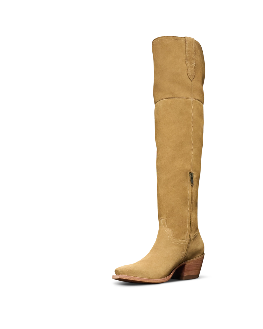 Quarterfront view of The Bailey - Sahara on plain background