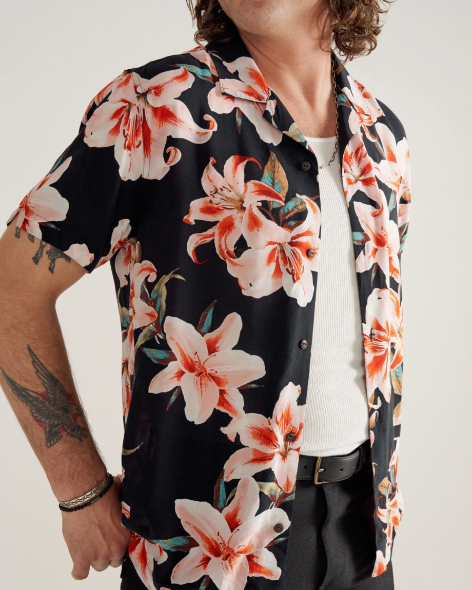 Closeup detail view of Men's Lakeside Short Sleeve Button Down - Black / Multi