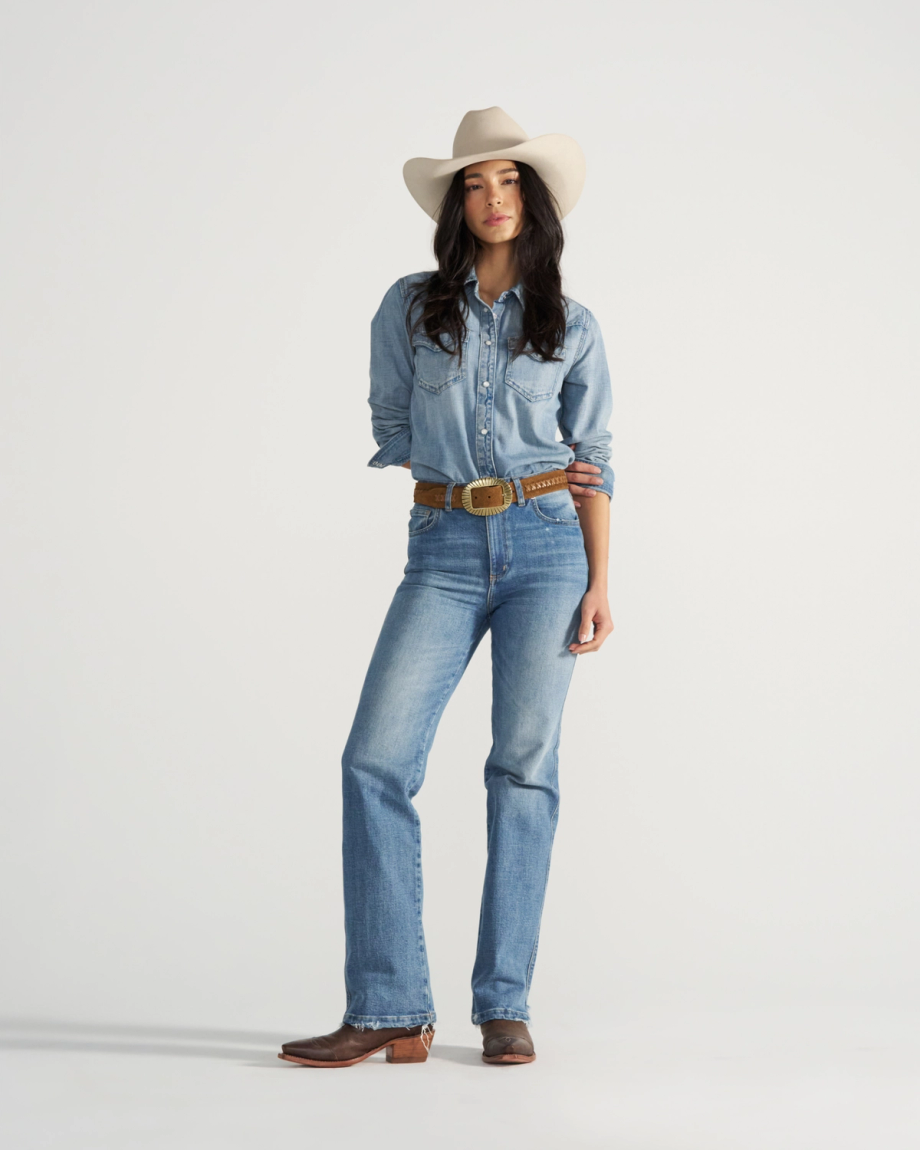 Full view of The Rosie - Cafe on model