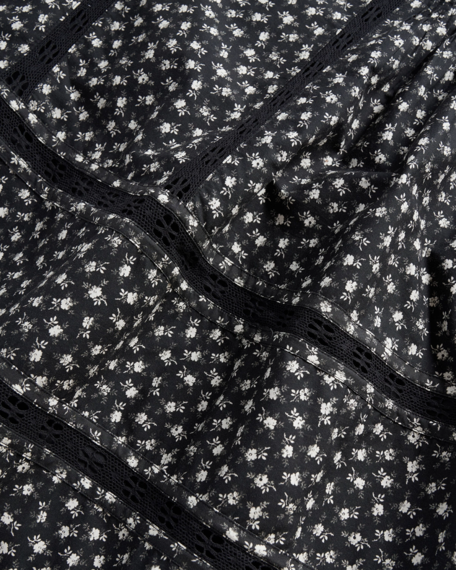 Closeup view of Women's Cotton Poplin Midi Skirt - Black / White