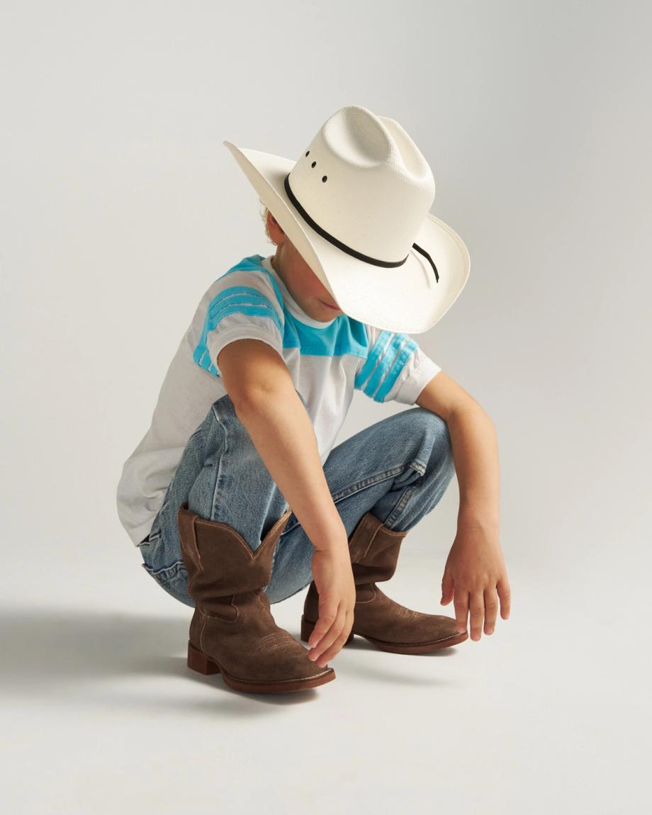 Full view of The Doc Kid - Gravel on model