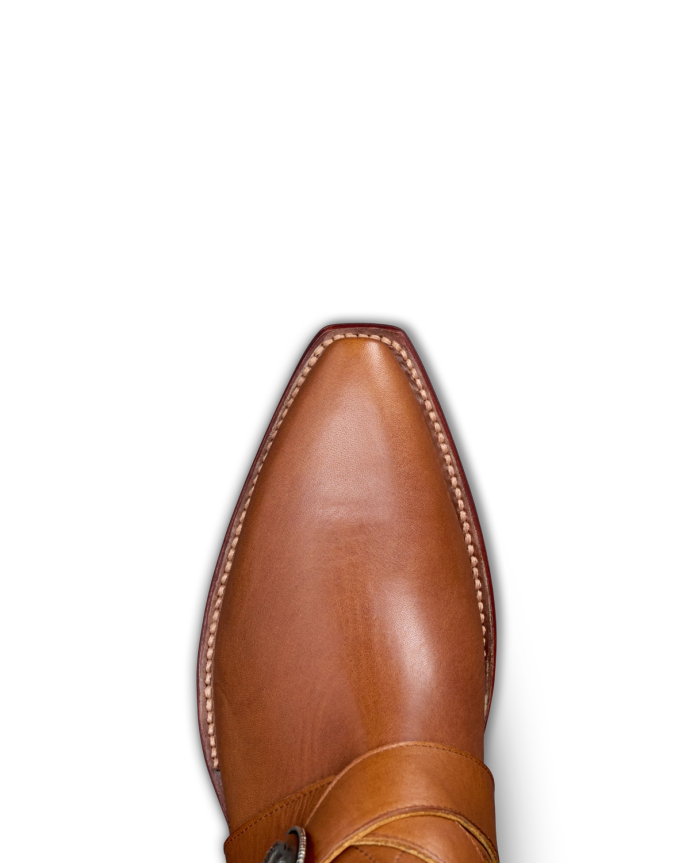 Toe view of The Dakota - Saddle / Silver on plain background