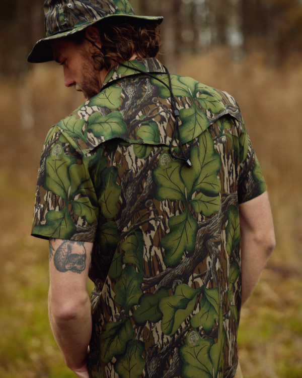 Closeup detail view of Men's Tecovas x Mossy Oak Performance Western Short Sleeve - Full Foliage