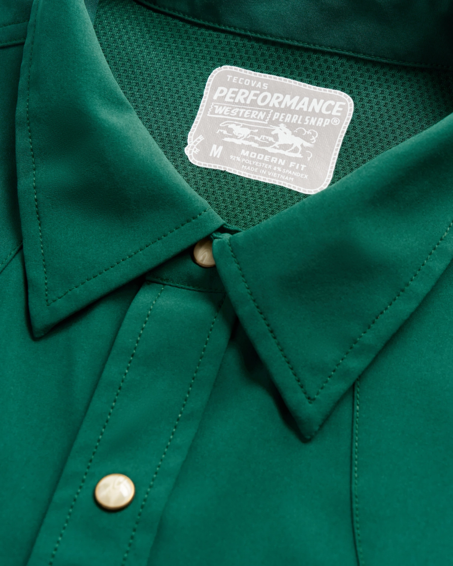 Closeup detail view of Men's Performance Western Pearl Snap LS - Classic Fit - Hunter Green