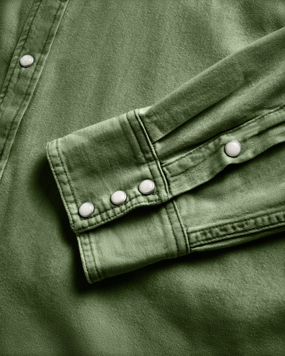 Closeup detail view of Men's Denim Long Sleeve Pearl Snap - Hunter Green