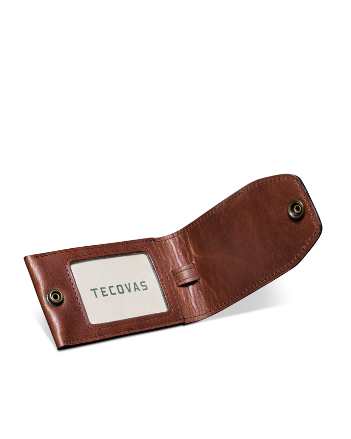 Image of the bartlett luggage tag on a plain background