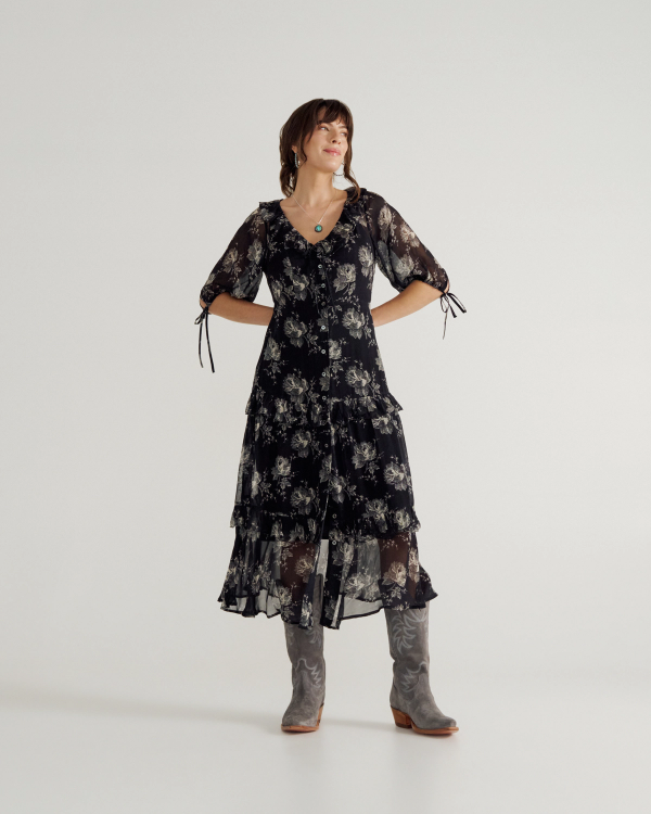 Full view of Women's Elbow-Length Maxi Dress - Black / White on model