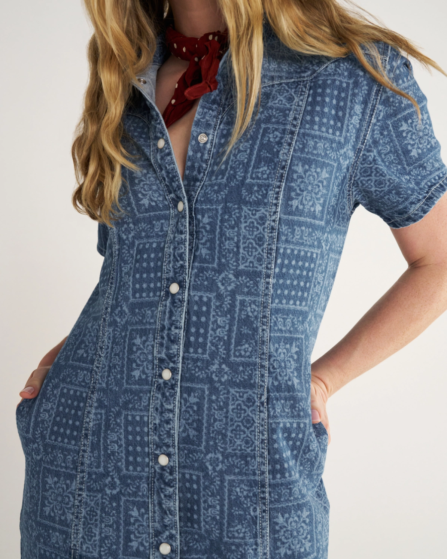 Women's Short Sleeve Mini Pearl Snap Dress | Tecovas