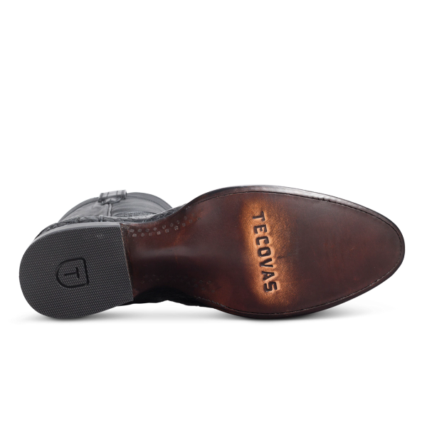 Sole view of The Earl - Carbon on plain background