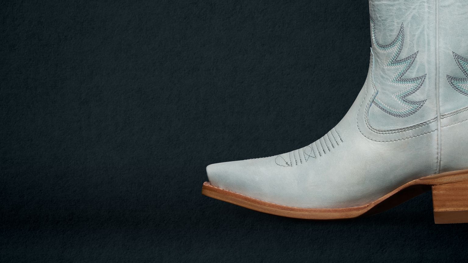 The Annie in Slate Blue on dark blue background.