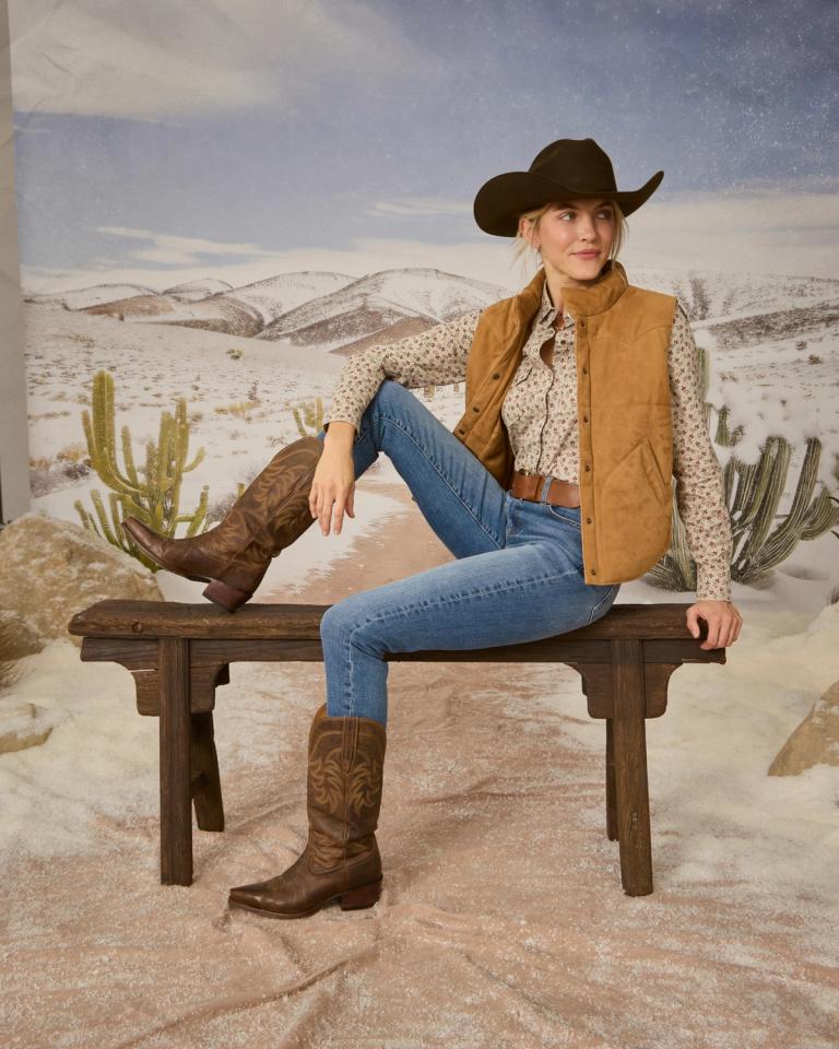 The Best Jeans to Wear With Cowboy Boots: A Guide for Women