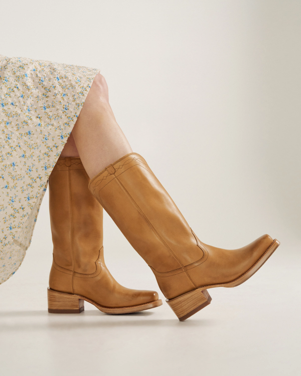 View of The Charlie - Camel