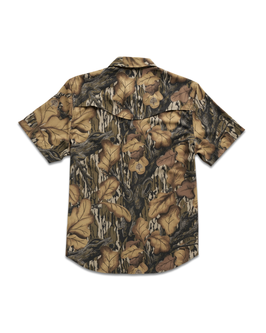 Closeup detail view of Men's Performance Western Pearl Snap SS - Mossy Oak Fall Foliage