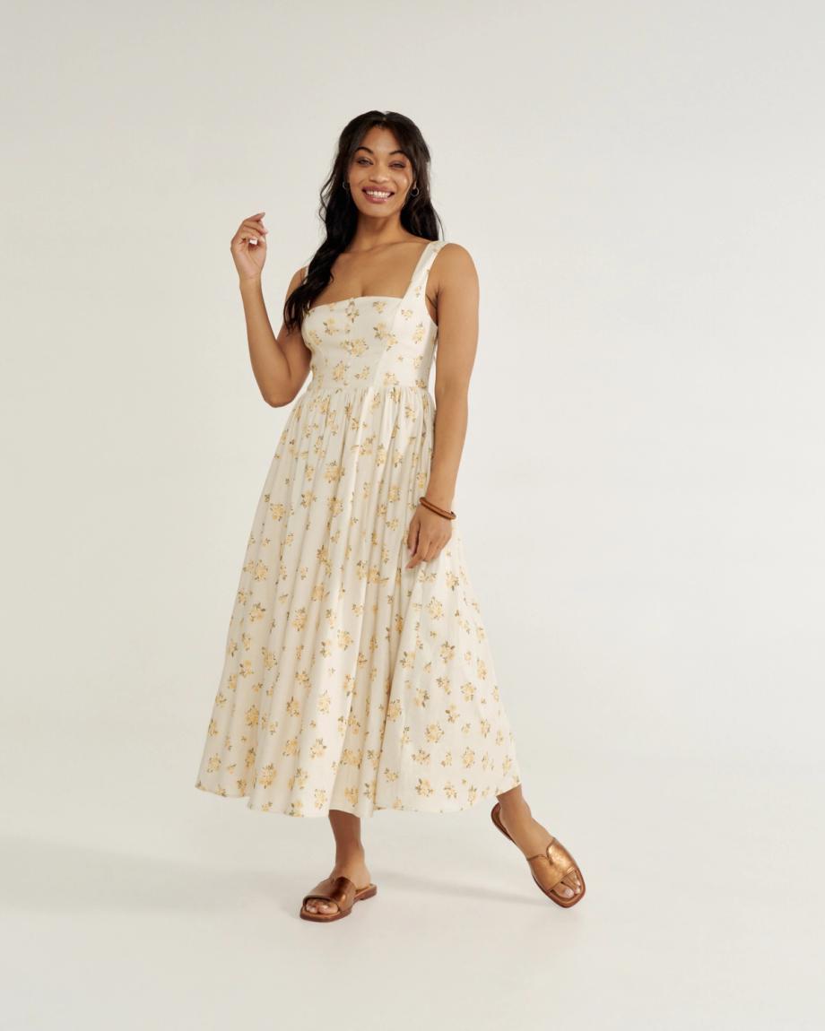 Full view of The Carmen - Copper on model