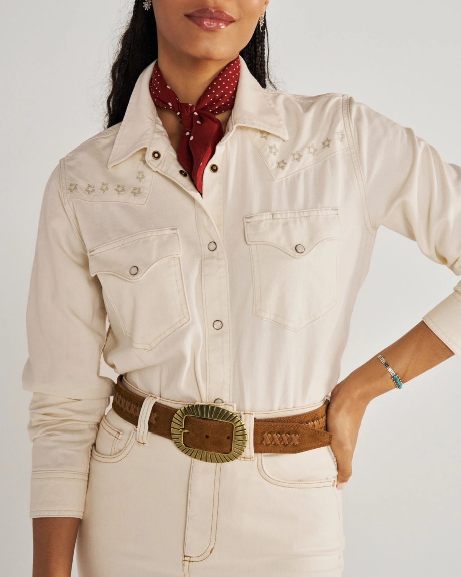 Closeup detail view of Women's Denim Pearl Snap (III) - Natural