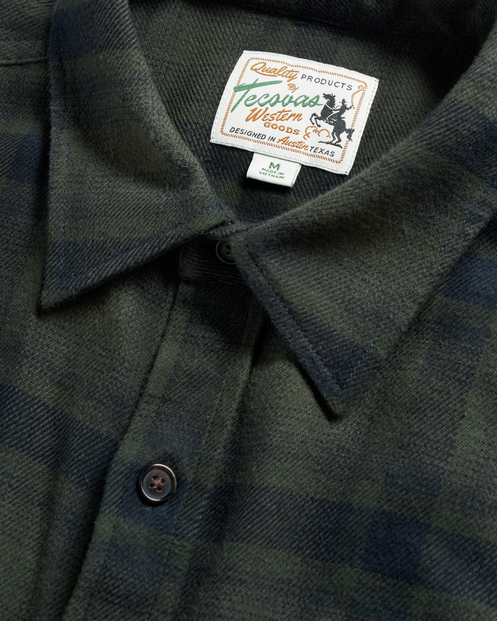 Closeup detail view of Men's Everyday Flannel LS - Black / Gray