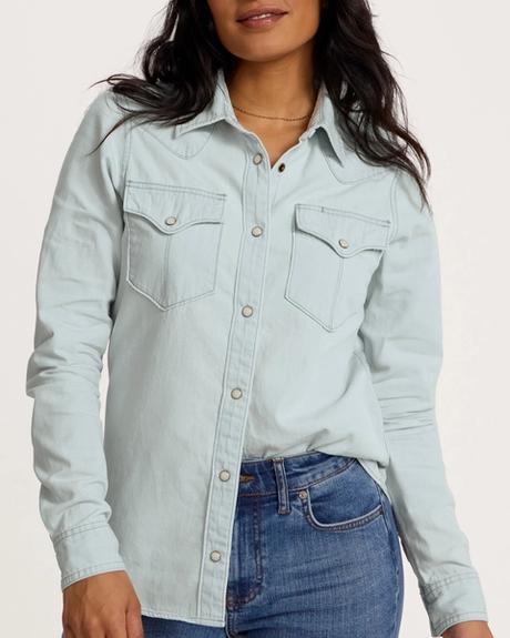 WOMEN'S DENIM PEARL SNAP SHIRT