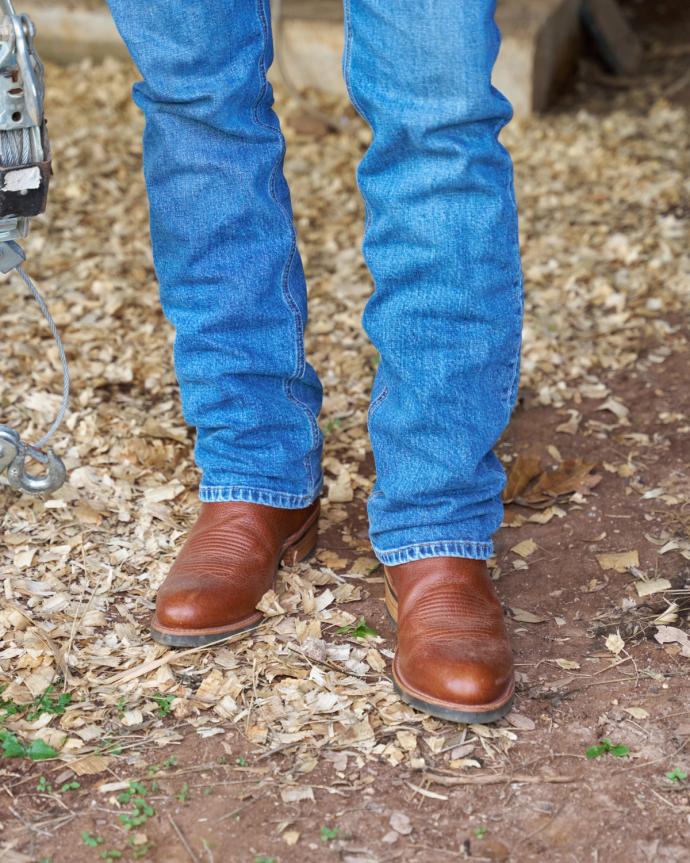 Man wearing the Bandera workign on a ranch