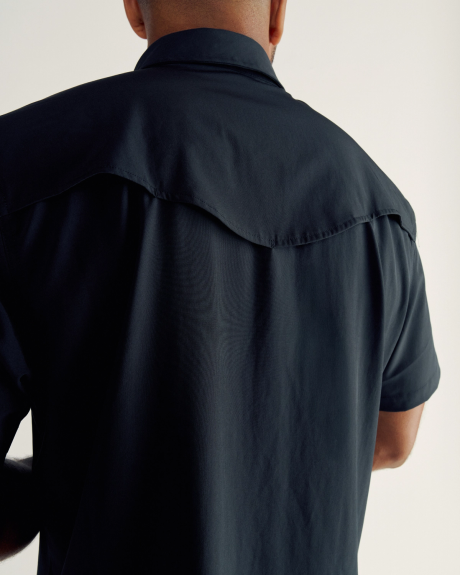 Closeup detail view of Men's Performance Western Pearl Snap SS - Classic Fit - Black