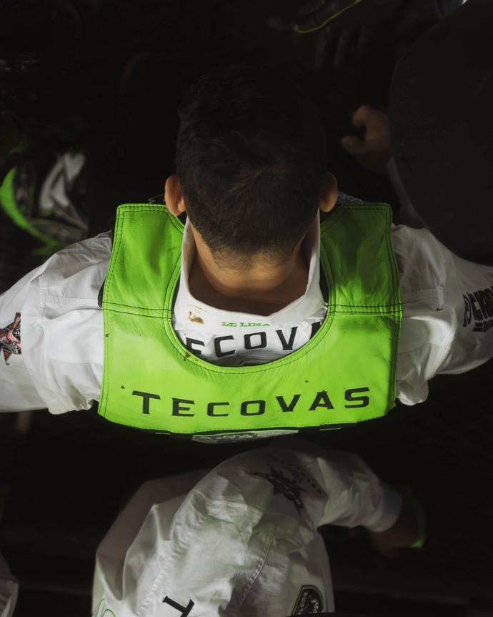 Man about to ride a bull in Tecovas vest