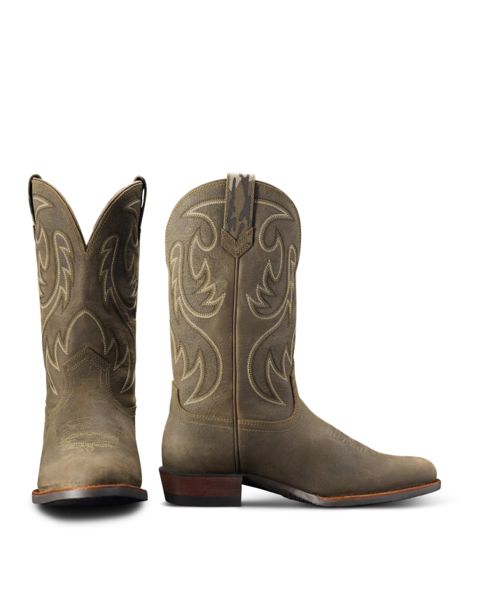 Pair view of The Tecovas x Mossy Oak Buck - Canteen Cowhide on plain background