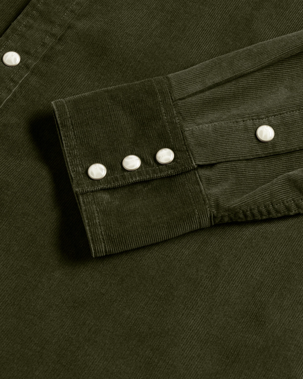 Closeup detail view of Men's Texas Weight Corduroy Pearl Snap LS - Pine