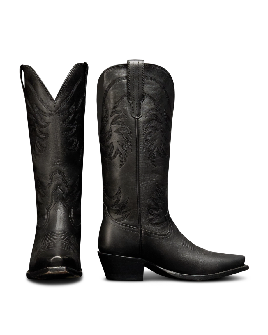 Pair view of The Annie - Midnight on plain background