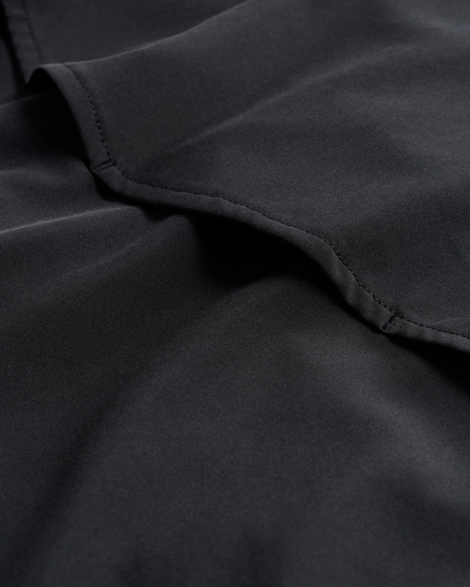 Closeup detail view of Men's Performance Western Pearl Snap SS - Classic Fit - Black